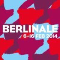 Nur noch heute am Sonntag findet die Berlinale statt, doch seit Samstag Abend sind alle Preise vergeben worden und am heutigen Sonntag findet “nur noch” der Berlinaletag statt. Hier hat jeder noch einmal die Möglichkeit ein Großteil der Filme noch einmal zu sehen und das zum halben Preis als an den regulären Tagen. Ich war gestern noch bei der Preisverleihung der Generation Kplus, doch da der Film recht lang war und ich insgesamt vier Stunden (inkl. Wartezeit in der Schlange) im Haus der Kulturen der Welt verbracht habe, fehlte mir nun ein klein wenig die Motivation nun auch hier noch alles nach zu liefern was da passiert ist… In jedem Fall war es eine sehr schöne Preisverleihung und einige meiner Favoriten haben auch ihren Preis erhalten. Bester Spielfilm wurde ein Film aus Indien mit dem Titel “Killa” von Avinash Arun und der beste Kurzfilm stammt aus Korea und trägt den […]