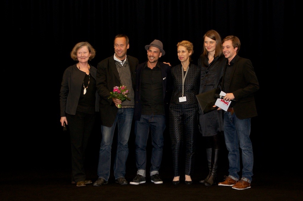 Maryanne Redpath, Tobias Krell und der Präsident des Deutschen Kinderhilfswerkes (Thomas Krüger) mit der internationalen Jury von Kplus