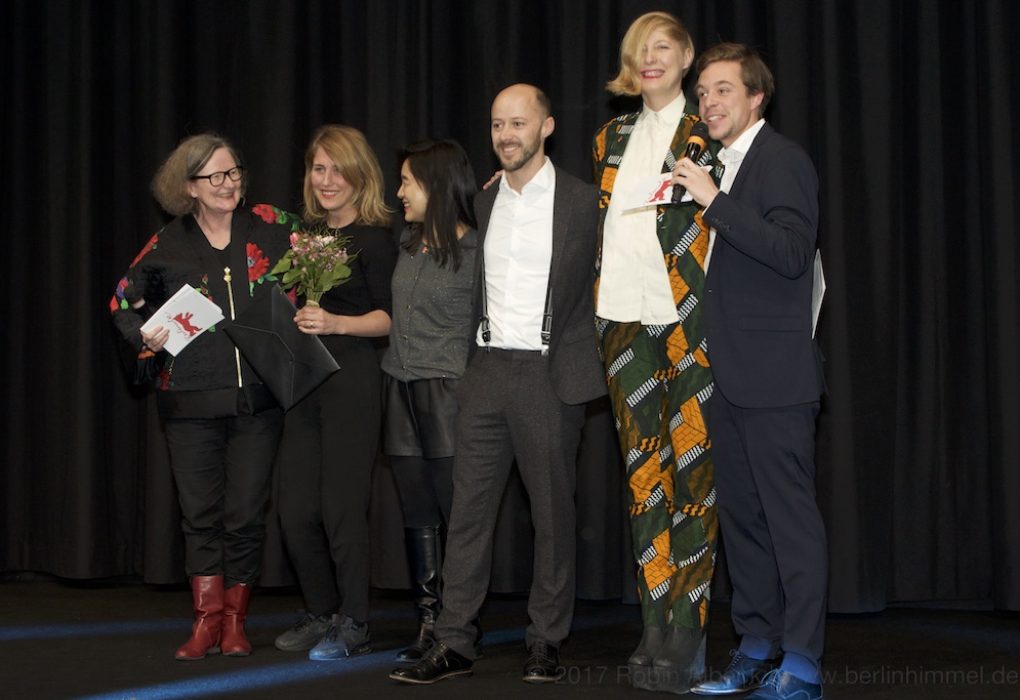 Gruppenbild mit der int. Jury und der Regisseurin Marlies van der Wel (2.v.l.)