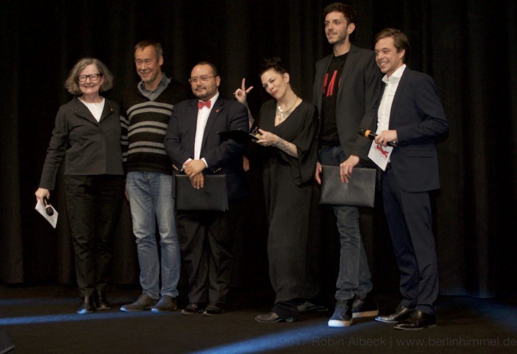 Die Internationale Jury der Generation 14 plus gemeinsam mit Sektionsleiterin Maryanne Redpath (l.), Thomas Krüger (2. v.l) vom deutschen Kinderhilfswerk und ganz rechts Tobias Krell (Co. Moderator)