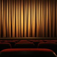 Es ist vollbracht, das neue Layout ist nun öffentlich verfügbar. Ein wenig verspielter, auf das wesentliche konzentriert und (hoffentlich) schön gemütlich zum verweilen und entdecken. Aufgrund des Alters dieser Seite und vielen verschiedenen Beiträgen die sich über die Jahre angesammelt haben, ist die Neugestaltung teilweise ein recht komplexer Prozess, so das es hier und da noch zu optischen Stolpereien kommen kann oder bestimmte Beiträge derzeit nicht direkt auffindbar sind. Daran werde ich in den nächsten Wochen weiterarbeiten. Wer etwas entdeckt das die Seite unbenutzbar macht, kann mir dies gerne über das Kontaktformular mitteilen.